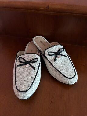 Nautica Cream Slip-On Mules with Black Trim and Bow